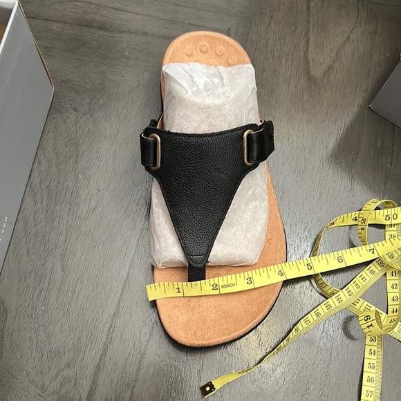 Vionic Wanda Women's Leather T-Strap Supportive Sandal WIDE - Picture 7 of 12